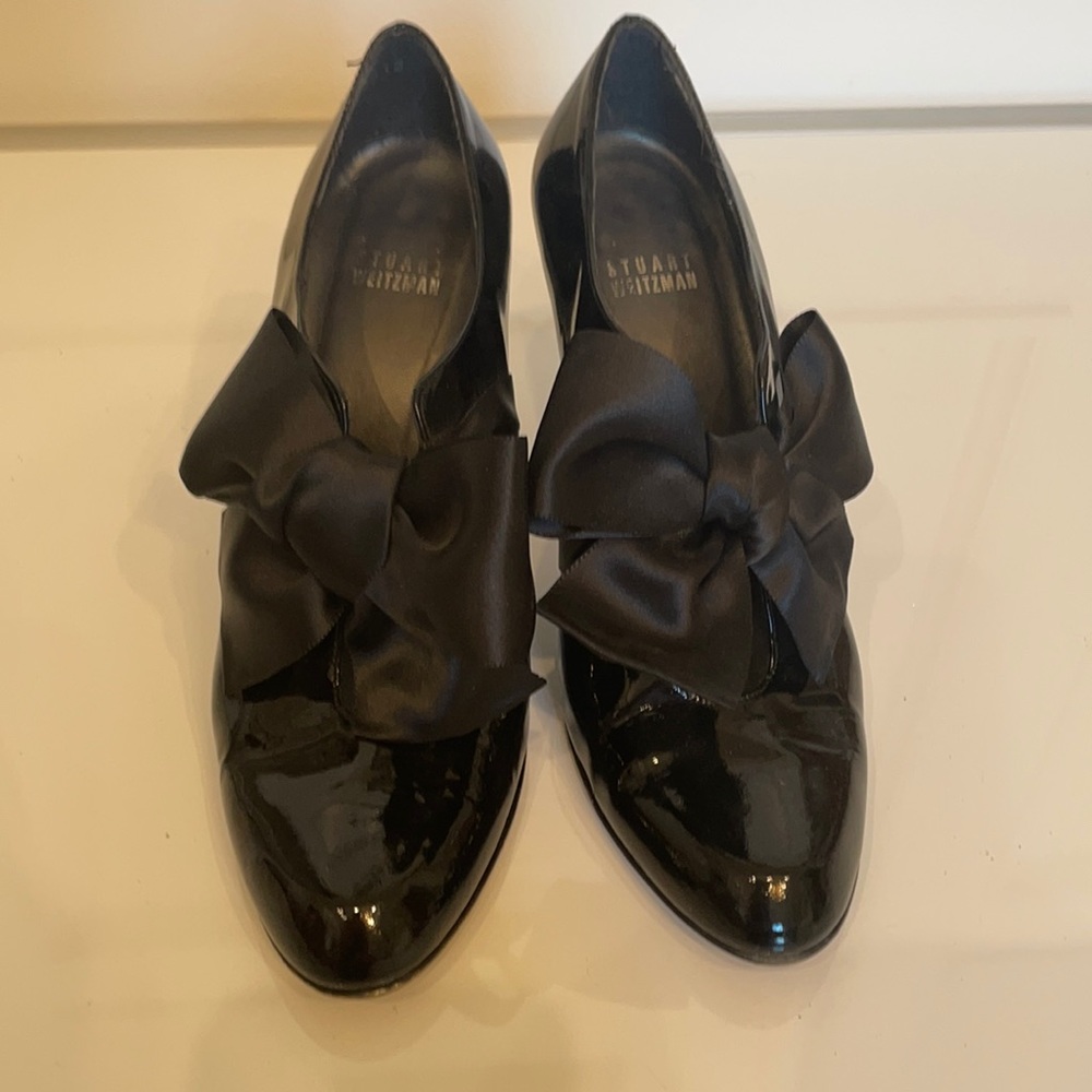 Stuart Weizmann Patent And Silk Bow Booties 7.5 - image 1